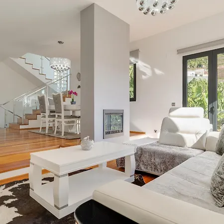 Countryside Charm House By Madeira * Camara de Lobos