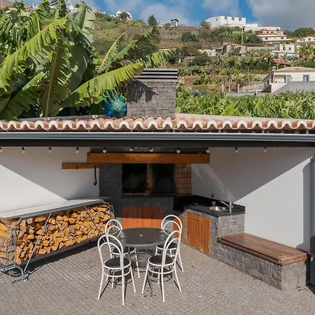 Countryside Charm House By Madeira בית נופש *