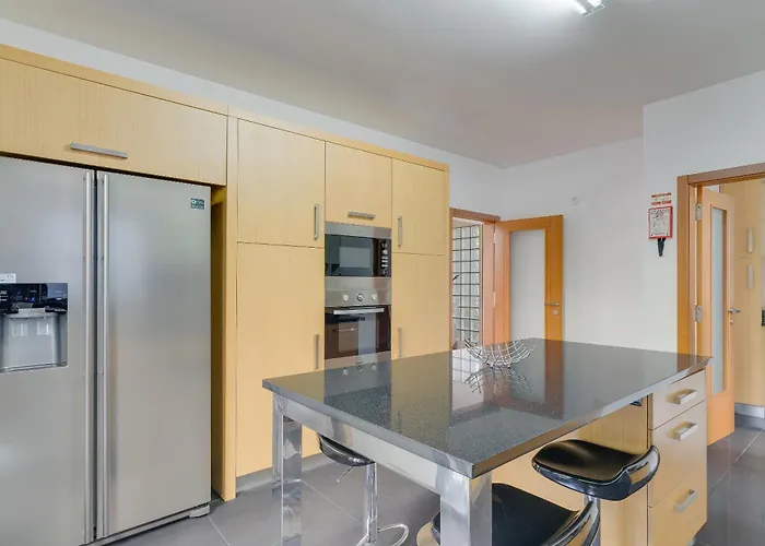 Countryside Charm House By Madeira 度假居 *