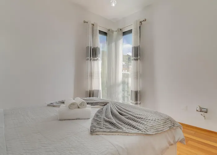 Countryside Charm House By Madeira 卡马拉-德洛布什