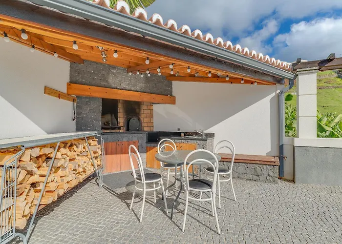 Countryside Charm House By Madeira 度假居