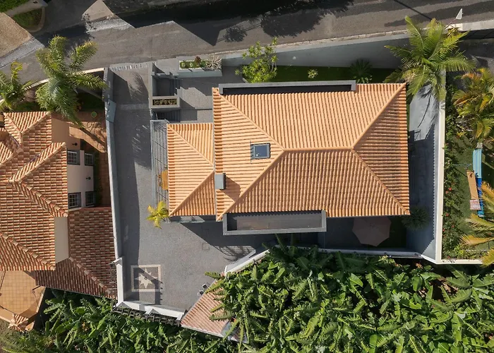 Countryside Charm House By Madeira 度假居 *