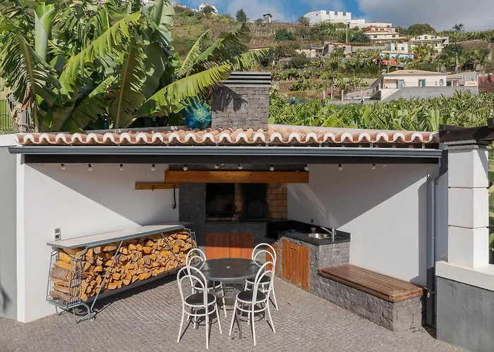 Countryside Charm House By Madeira 度假居 *